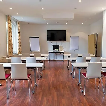 Hotel Waldhaus 3*