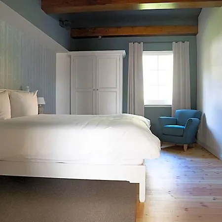Hotel Waldhaus 3*