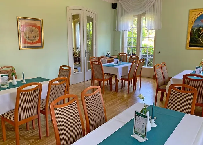 Szálloda Waldhaus 3*