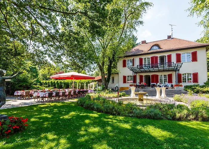 Waldhaus فندق Prieros