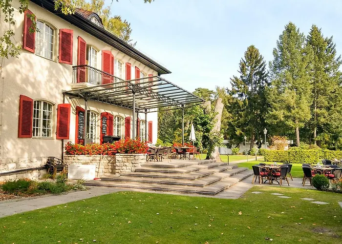 Waldhaus 酒店 Prieros