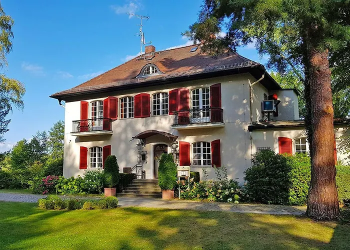 Waldhaus فندق Prieros